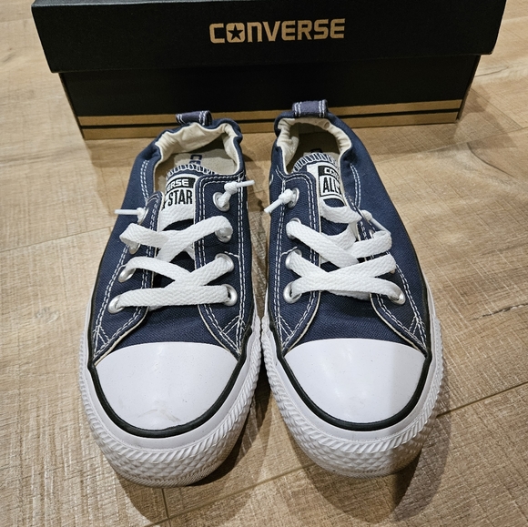 Converse shoes - Picture 2 of 6